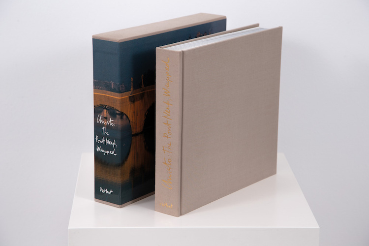 The Pont Neuf Wrapped